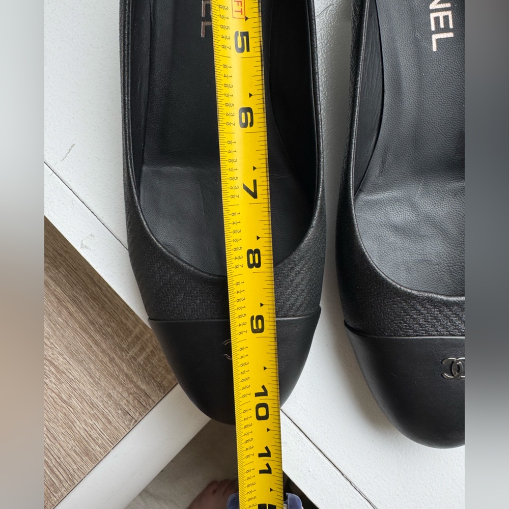 CHANEL cap toe black pumps - Picture 9 of 16